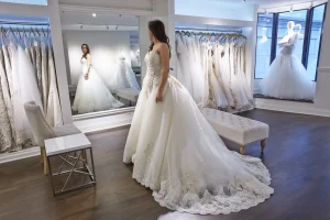 When to Shop for Wedding Dress